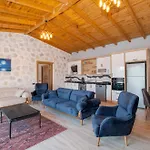 Sirin, Caykoey Villa
