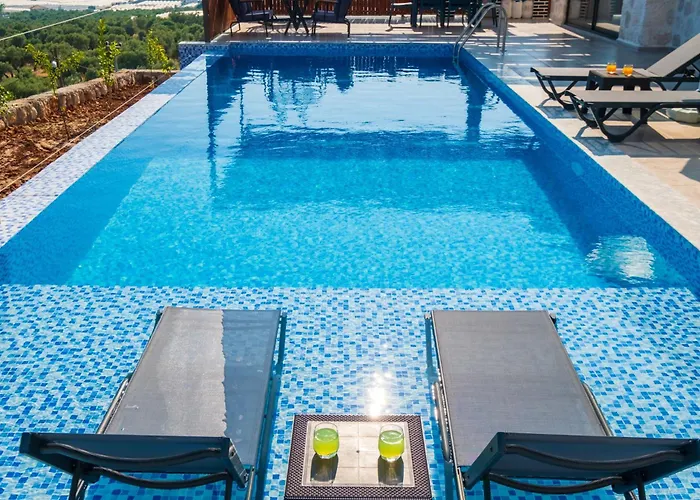 Sirin, Caykoey Villa